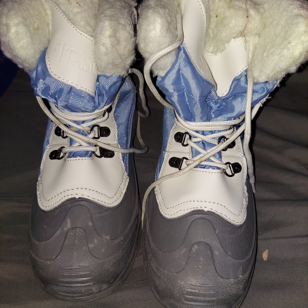 Itasca Women's Blue and Gray Winter Boots